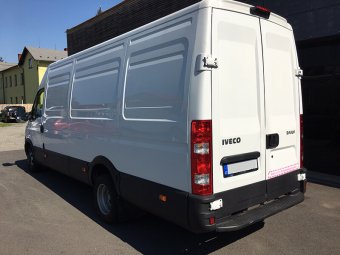 Iveco Daily MAXI 4,5m s tažným – fotografie 4