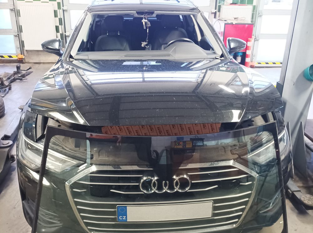 Výměna čelního skla Audi v servisu BESKYD